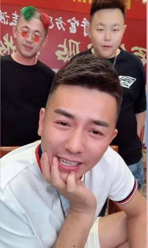 老利爆料大哥信息最新消息,大哥最新动态，独家爆料引热议